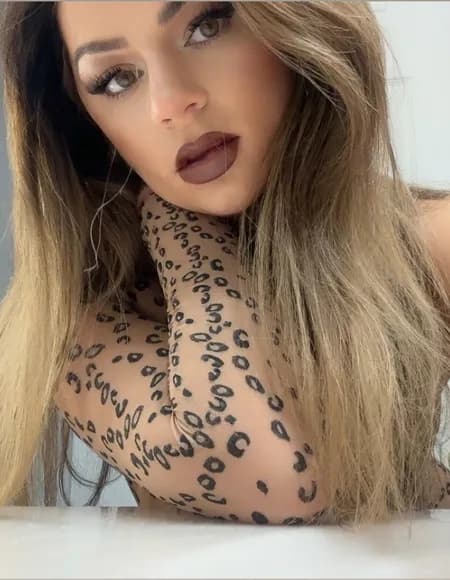 Flirty ASMR profile photo