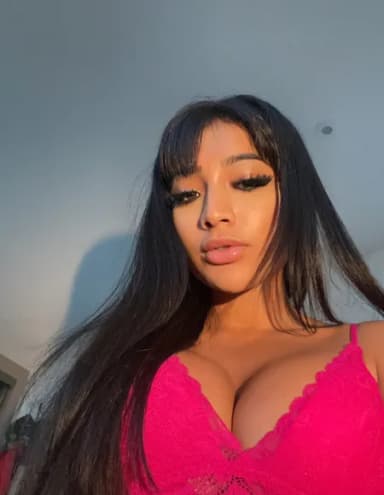 Yasmina Khan 💘 profile photo