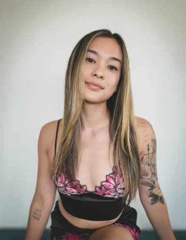 Charis 🦄 profile photo