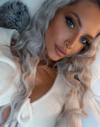 Video Call Me 📞 Amelia 🖤 profile photo