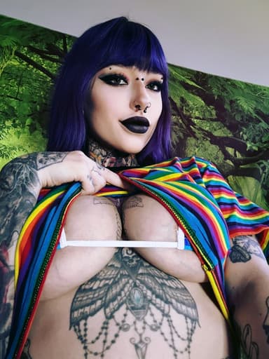 Goth M0mmy Lilli profile photo