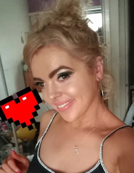 Debbie profile photo