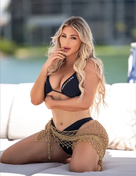 Kayley Gunner profile photo