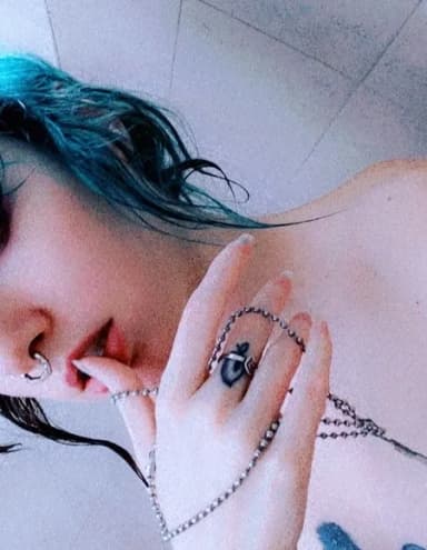lilpeachyfox profile photo