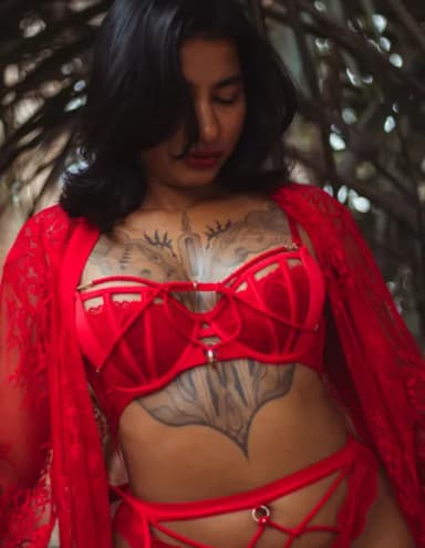 Mistress Yuki - Indian Domina Mommy <3 profile photo