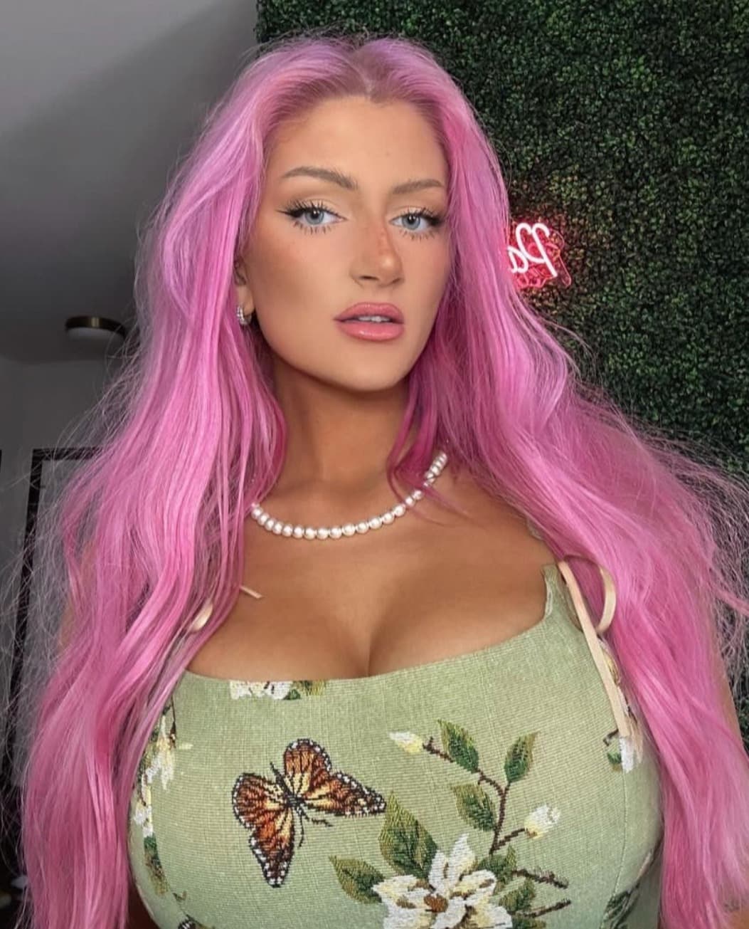 Emmy Bre (Free) profile photo