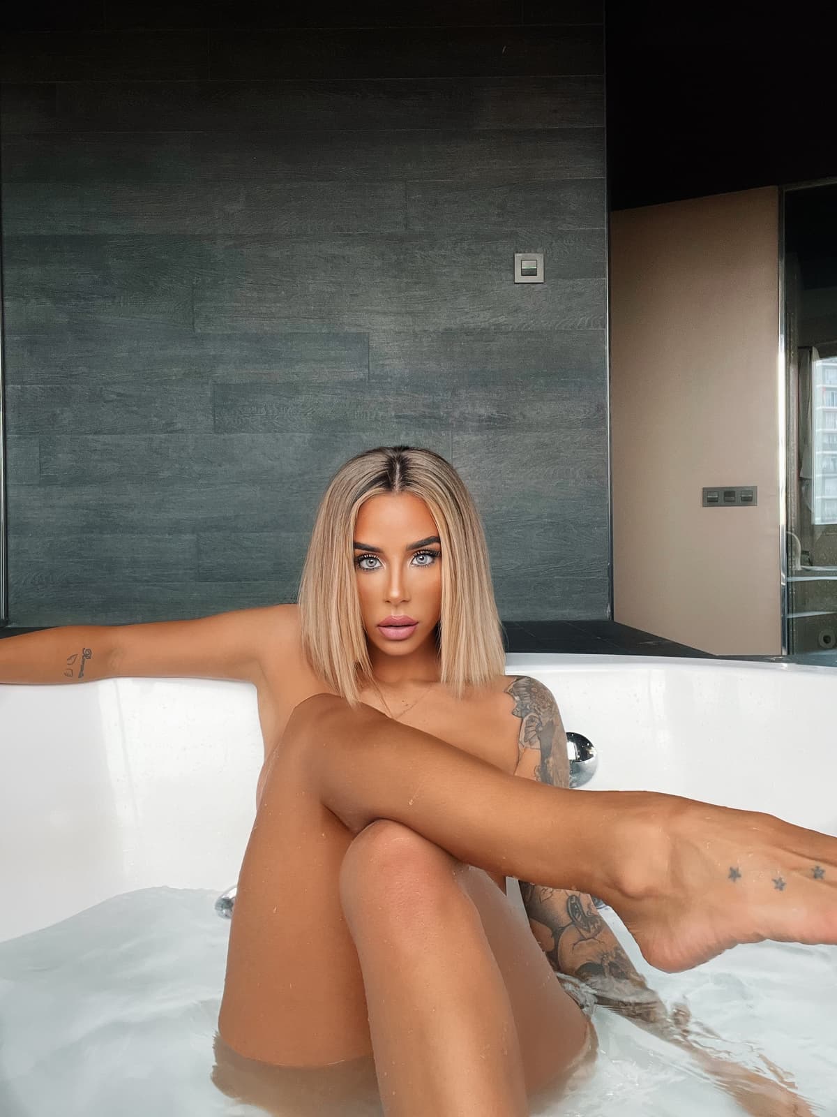 DivaoneFREE profile photo