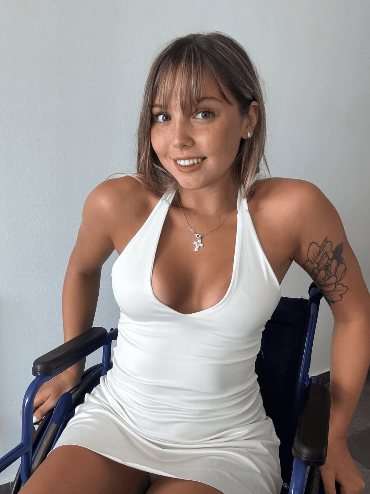 Lizzie ♿ Disabled & Freaky profile photo