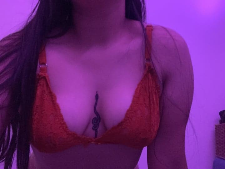 Hornylatinaa profile photo